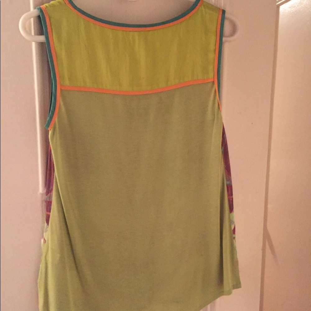 Jack Rogers pretty sleeveless top - Picture 2 of 2